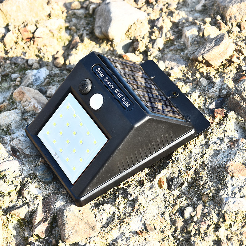 Lampada Solare da Parete con S - Home Security Outdoor recensione e prezzo